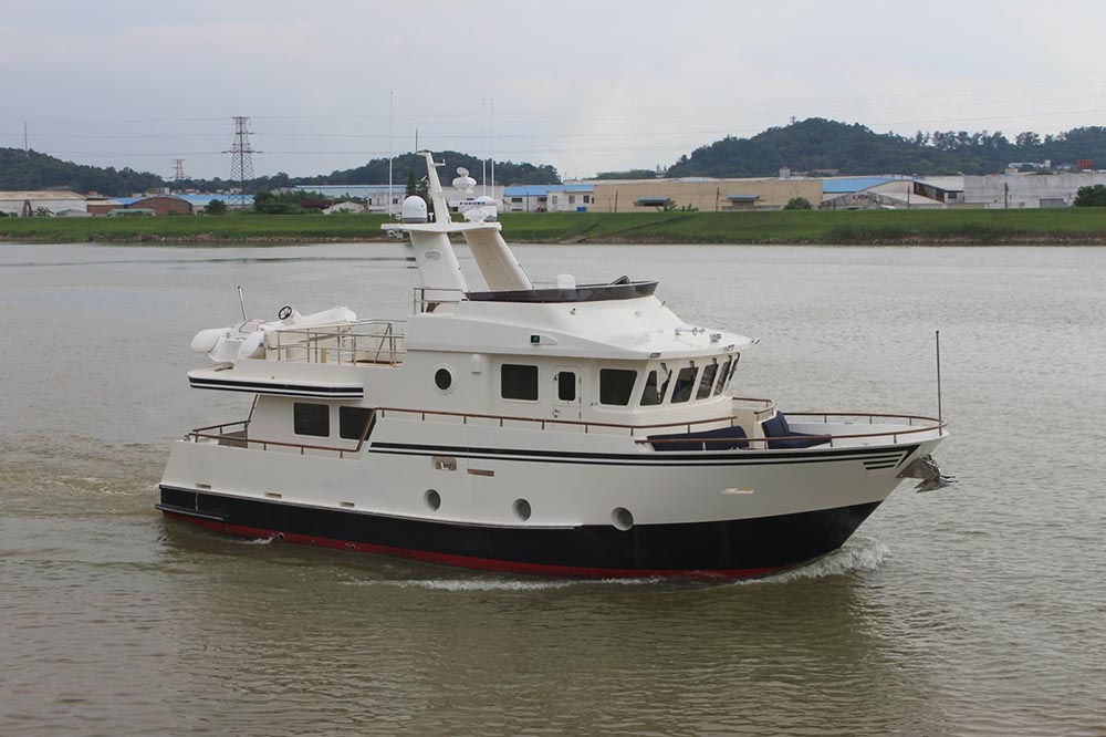 Спуск и испытания - Моторная яхта SMT-50 «Бродяга»
